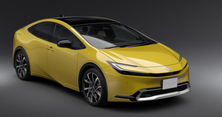 Eco-Chic Marvel: A Comprehensive Look at the 2023 Toyota Prius Prime