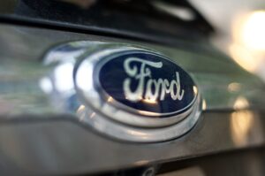 Read more about the article US Auto Safety Investigators Expand Probe into Ford Engine Failures